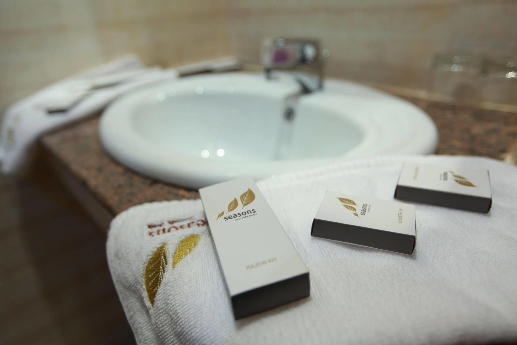 Seasons Riverside Hotel Βιεντιάν Εξωτερικό φωτογραφία
